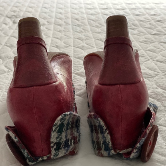 Red booties w/ tweed folded shaft - Picture 4 of 13